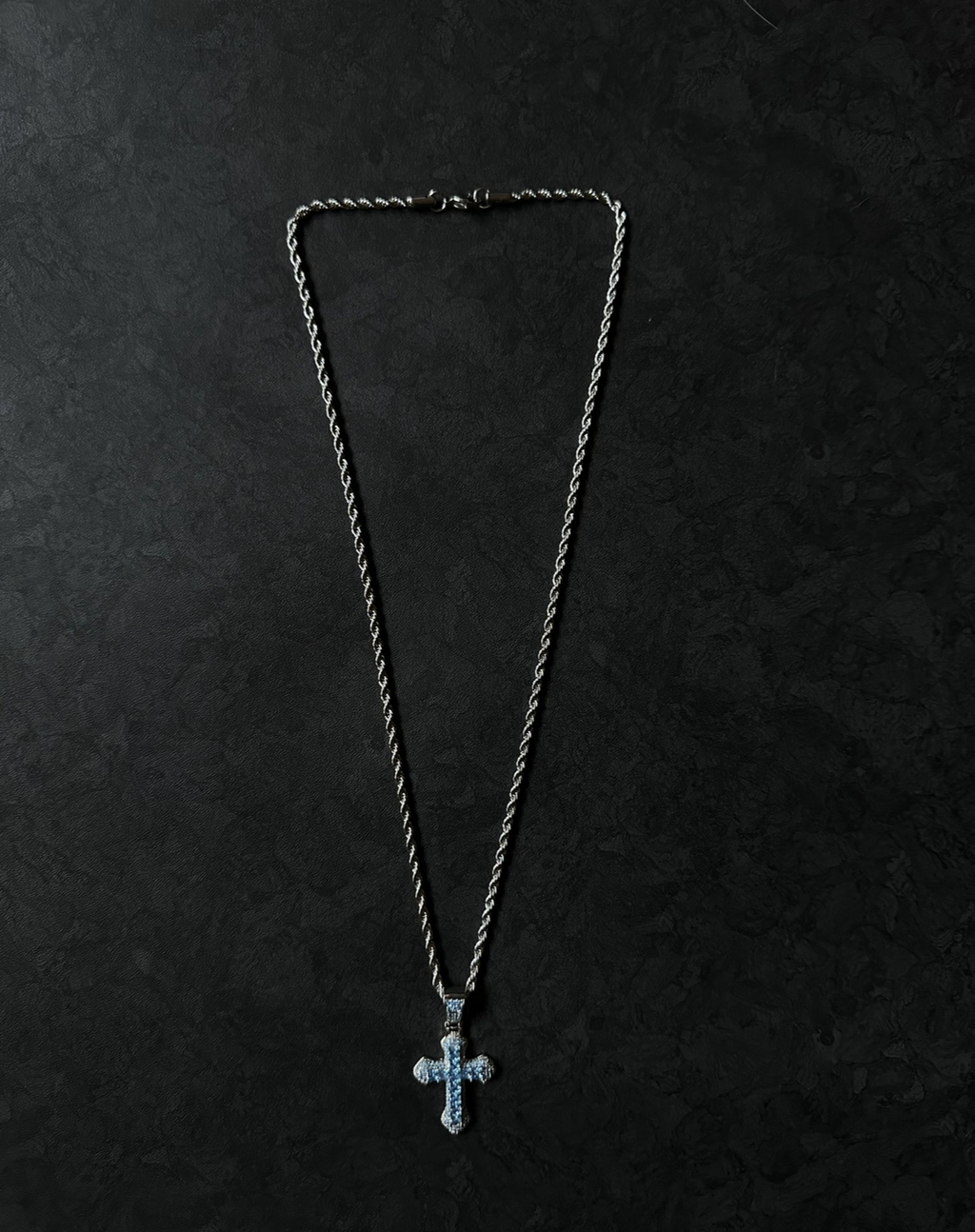 ROYAL SHINE CROSS NECKLACE