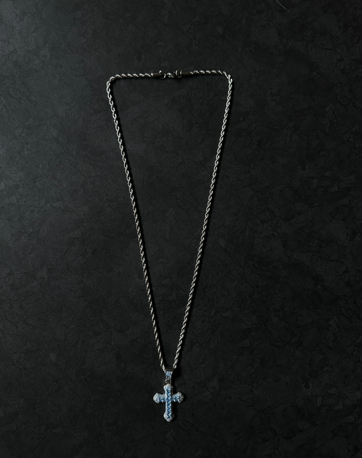 ROYAL SHINE CROSS NECKLACE