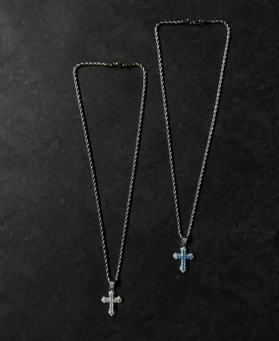 ROYAL SHINE CROSS NECKLACE